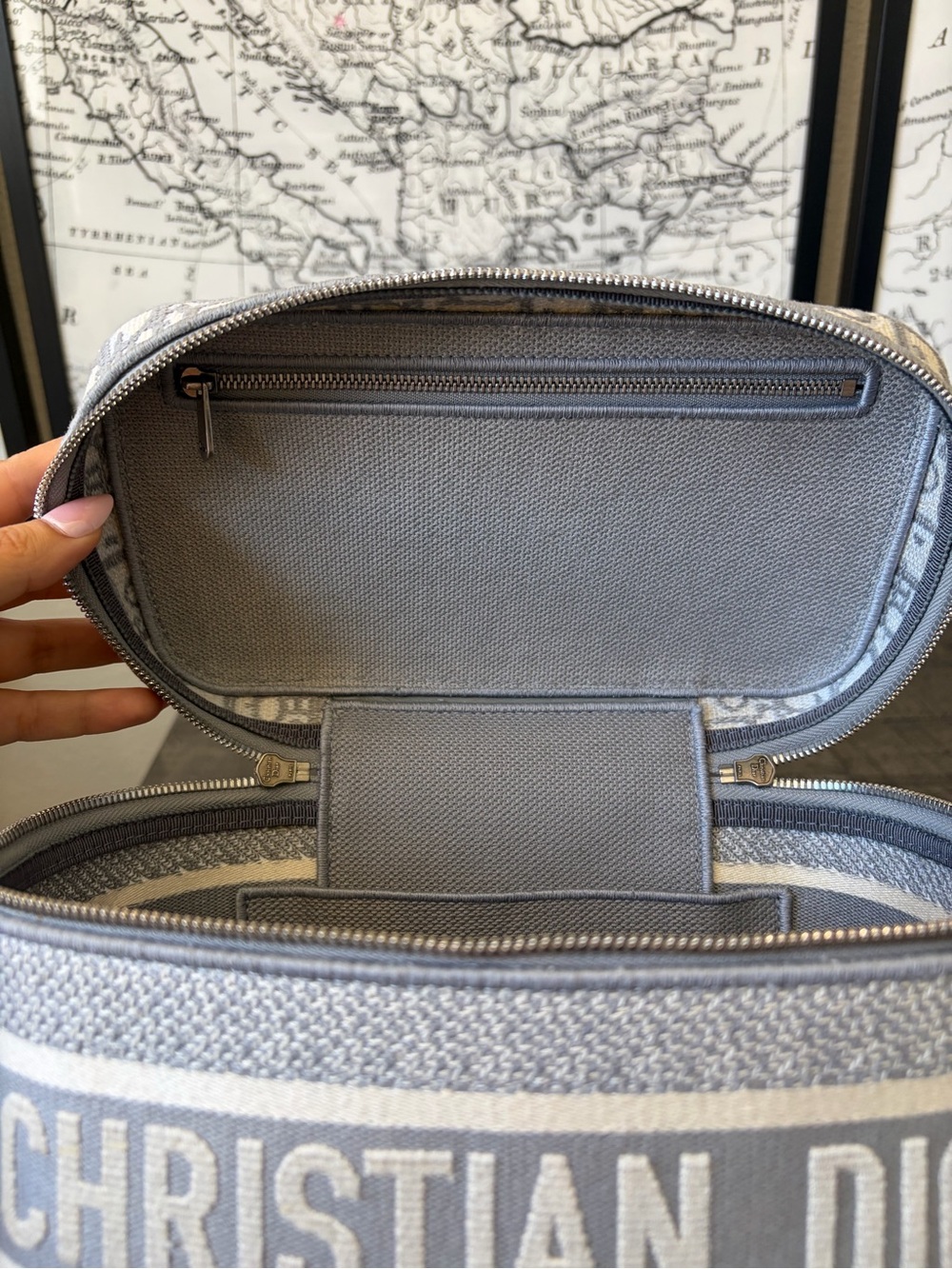 Dior Light Gray Dior Oblique Vanity Case - Picture 8 of 16